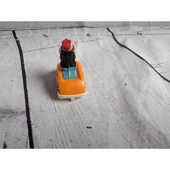 Vintage Disney's Goofy Miniature Race Cars Figurine - Orange Car Metal Wheels - Picture 4 of 6